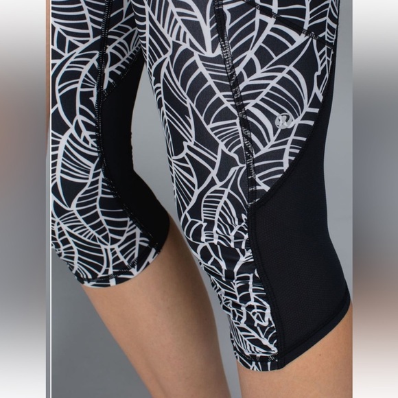 Lululemon Run A Marathon Crop II Pretty Palm Black Angel Wing Size 4 Running - Picture 3 of 10